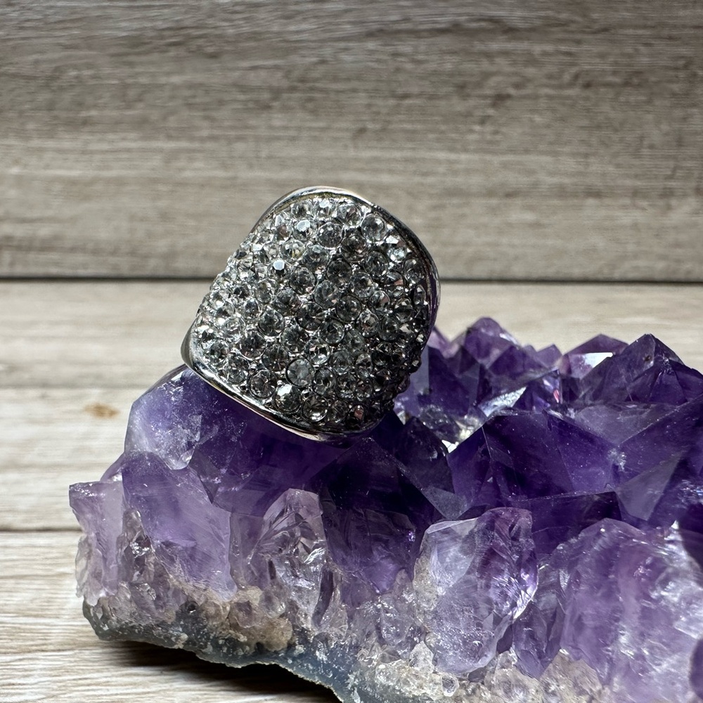 Silver Colored Rhinestone Ring‎